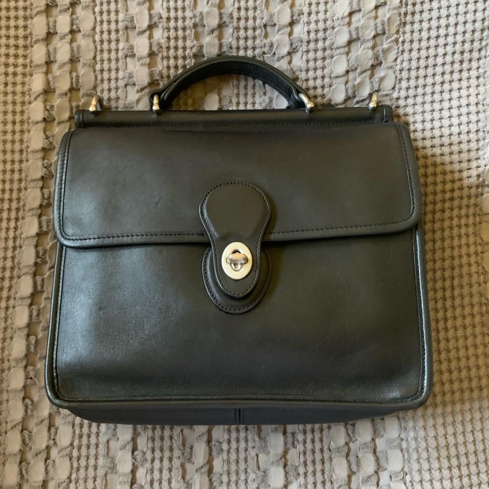 Classic Vintage Coach Willis Hand Bag in Black Glove Tanned Leather.